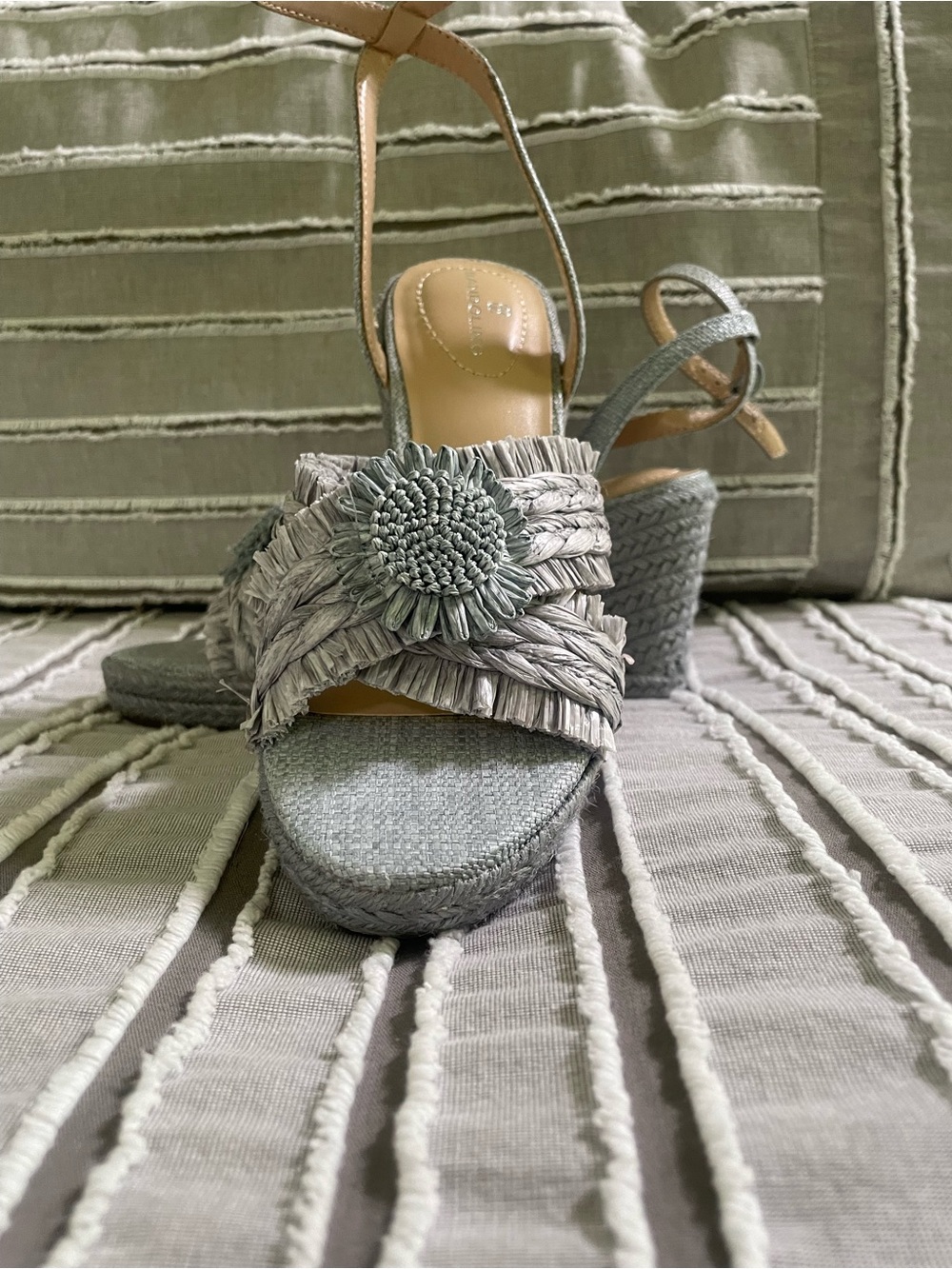 Bandolino Blue/Gray Woven Flower Platform Sandals